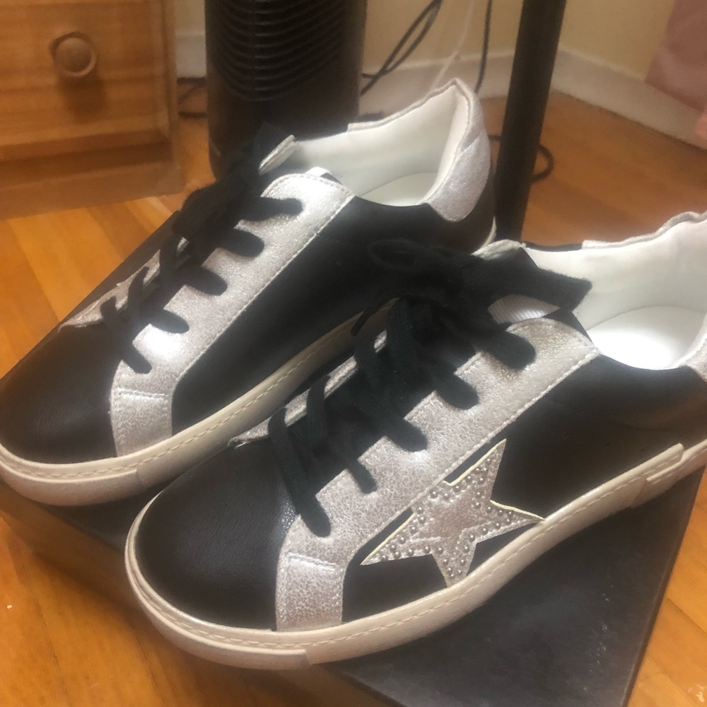 Women's Mayvis Sneakers